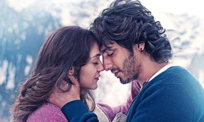 বক্স অফিসে চমক ‘সায়ারা’: প্রথম দিনেই আয় ছাড়ালো ১০ কোটি