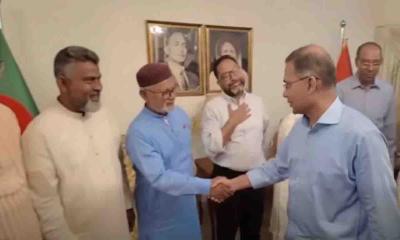 ভারপ্রাপ্ত চেয়ারম্যানের সাথে দেখা করলেন দিনাজপুরের এমপিরা