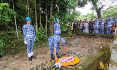 বিমান দুর্ঘটনায় নিহত সায়ানের কবরে বিমানবাহিনীর শ্রদ্ধা