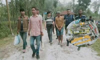 পঞ্চগড়ে আন্তঃজেলা ডাকাতদলের ১০ সদস্য আটক, অস্ত্র জব্দ