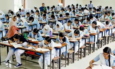 এসএসসি পরীক্ষার্থীদের সাড়ে ৮টায় কেন্দ্রে প্রবেশের নির্দেশ
