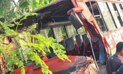 ঠাকুরগাঁওয়ে বাস-পিকআপ সংঘর্ষে নিহত ১