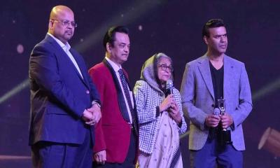 যাদের হাতে উঠল ‘ঢালিউড ফিল্ম অ্যান্ড মিউজিক অ্যাওয়ার্ডস ২০২৬’