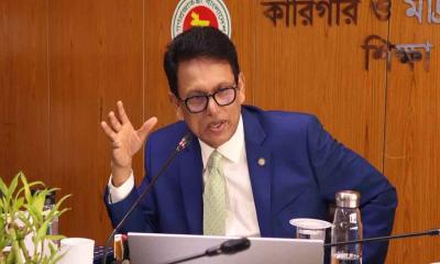না জানিয়েই কেন্দ্র পরিদর্শনে যেতে পারেন শিক্ষামন্ত্রী