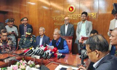 প্রার্থীরা চাইলে ব্যক্তিগত অস্ত্রের লাইসেন্স দেওয়া হবে: স্বরাষ্ট্র উপদেষ্টা