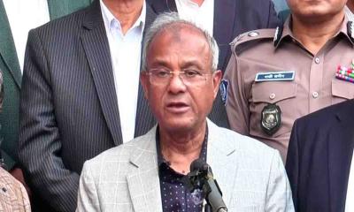 মামলা না থাকলেও `আওয়ামী সন্ত্রাসীদের`গ্রেফতারের নির্দেশ স্বরাষ্ট্র উপদেষ্টার
