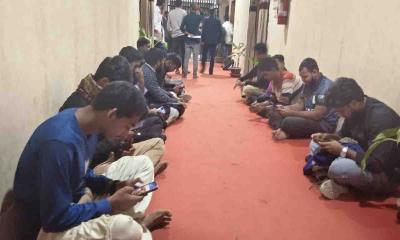 ব্রাকসু নির্বাচন ও ছুটি বহালের দাবিতে বেরোবিতে তীব্র উত্তেজনা