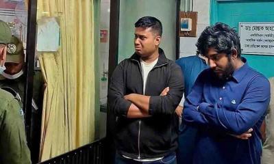 গুলিবিদ্ধ হাদিকে দেখতে গিয়ে হাসপাতালে অঝোরে কাঁদলেন হাসনাত