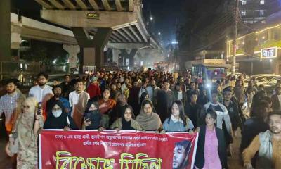 চট্টগ্রামে ওসমান হাদির ওপর হামলার প্রতিবাদে ছাত্র-জনতার বিক্ষোভ