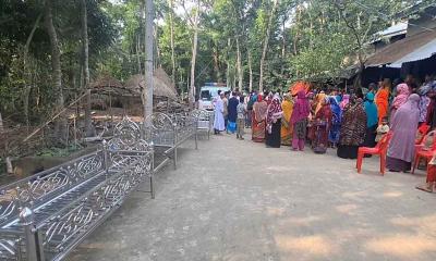 ফতুল্লায় গ্যাস বিস্ফোরণ: ঘরে ফেরার আগেই কফিনবন্দি ৫ লাশ