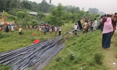 ট্রাক উল্টে নিহত ১৫ জনের মধ্যে ১৩ জনের পরিচয় পাওয়া গেছে