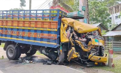 পিরোজপুরে দুই ট্রাকের সংঘর্ষে আহত ৩
