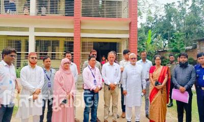 কাহারোলে স্কুল ফিডিং কর্মসূচি পরিদর্শন করলেন এমপি মনজুরুল