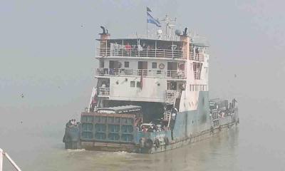 দৌলতদিয়া-পাটুরিয়া নৌপথে ফেরি চলাচল স্বাভাবিক