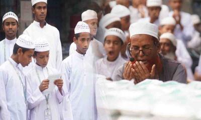 ১৭০ এতিম ও মাদ্রাসা ছাত্রদের নিয়ে ইফতার মাহফিল অনুষ্ঠিত