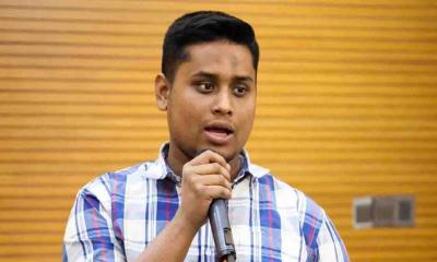 চার কেন্দ্রে এগিয়ে হাসনাত