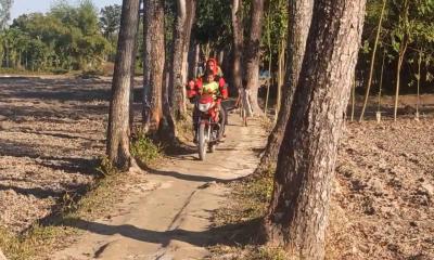 আটোয়ারীতে ৪ দশক ধরে সরু সড়কে ৩ গ্রামের মানুষ ভোগান্তিতে