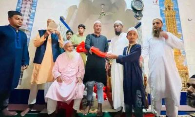 তেঁতুলিয়ার বুড়া-বুড়ি মন্ডলপাড়ায় খুদে রোজাদারদের ঈদ উপহার