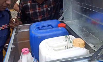 পঞ্চগড়ে ৫০ লিটার পেট্রোলসহ মোটরসাইকেল জব্দ