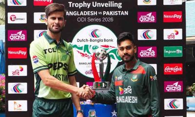 পাকিস্তানের বিপক্ষে সিরিজের প্রথম ওয়ানডেতে ফিল্ডিংয়ে বাংলাদেশ