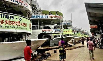 সদরঘাটে দুর্ঘটনা: দুই লঞ্চের রুট পারমিট বাতিল