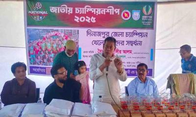 জেলা ফুটবল দলের খেলোয়াড়দের সংবর্ধনা দিলেন এমপি জাহাঙ্গীর