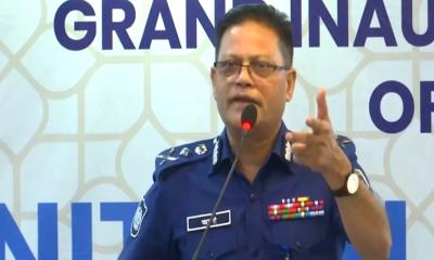 সরকারের অনুমতি পেলে ক্রসফায়ারেও পিছপা নয় পুলিশ: আইজিপি