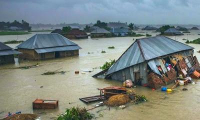 ভারী বৃষ্টিতে দেশের ১৩ জেলায় বন্যার শঙ্কা