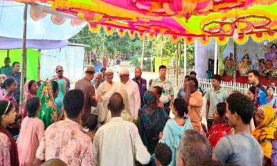 হুইপ আখতারুজ্জামান মিয়ার চিরিরবন্দরে বিভিন্ন দুর্গাপূজা মণ্ডপ পরিদর্শন