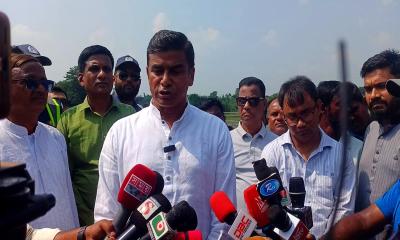 সরকারকে বিব্রত করার চক্রান্তে সজাগ থাকুন: ফরহাদ হোসেন আজাদ