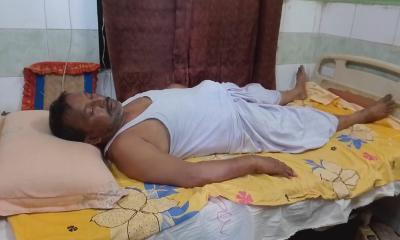 দিনাজপুরে ভোট পুনর্গণনার দাবিতে প্রার্থীর ওপর হামলা, হাসপাতালে ভর্তি