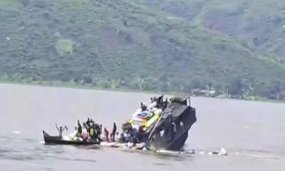 দুই নৌকার সংঘর্ষে অন্তত ৩০ জনের মৃত্যু