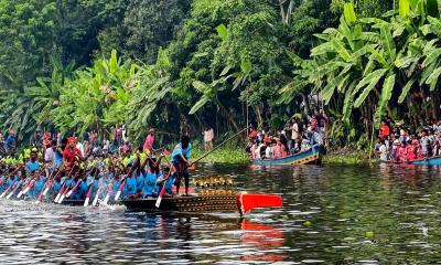 গোপালগঞ্জে নৌকা বাইচ উৎসব শুরু: কোটালীপাড়ায় ২০০ বছরের ঐতিহ্যে হাজারো মানুষের ঢল