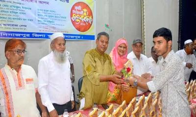 দিনাজপুর জিলা স্কুলের কৃতি শিক্ষার্থীদের সংবর্ধনা দিলেন এমপি জাহাঙ্গীর আলম