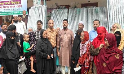 বাউফলে ক্ষতিগ্রস্তদের পাশে দাঁড়ালেন সংসদ সদস্য মাসুদ