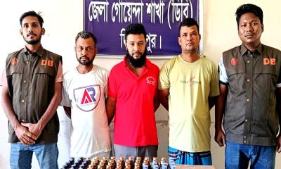 ৮০ বোতল মাদকদ্রব্যসহ তিন কারবারি গ্রেফতার