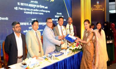 কলেজ শিক্ষকদের দায়িত্বে কড়া নজরদারির নির্দেশ মন্ত্রীর