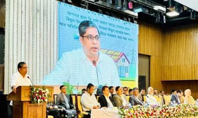 ছাদের সৌরবিদ্যুৎ থেকে গ্রিডে ১২০০ ইউনিট দিলেন প্রধানমন্ত্রী
