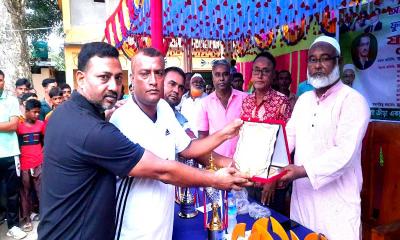 বিরামপুরে কোকো স্মৃতি ফুটবল টুর্নামেন্টে চ্যাম্পিয়ন হরিহরপুর