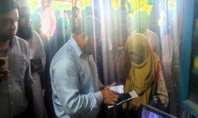 পঞ্চগড়ে অবৈধ সার মজুদ ব্যবসায়ীর কারাদণ্ড ও জরিমানা