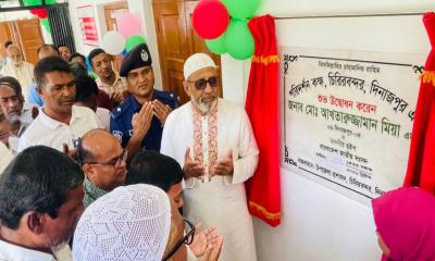 জনগণের প্রত্যাশা পূরণে জনপ্রতিনিধিদের মাঠে থাকার আহ্বান হুইপের