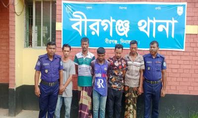 বীরগঞ্জে মাদকবিরোধী অভিযানে ৫ জনের ৬ মাসের কারাদণ্ড