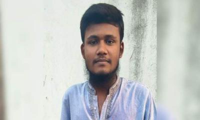 পা দিয়ে লিখে এইচএসসিতে জিপিএ-৫