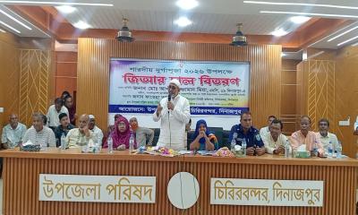 চিরিরবন্দরের প্রতিটি পূজা মণ্ডপে সরকারি সহায়তা পৌঁছে দেওয়ার ঘোষণা হুইপের