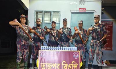 ফুলবাড়ীতে বিজিবির অভিযানে মাদক ও সিরাপ জব্দ
