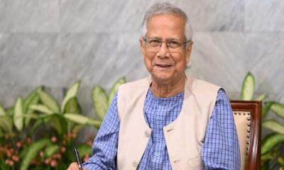 ড. ইউনূসের দেশত্যাগে নিষেধাজ্ঞা চেয়ে আইনি নোটিশ