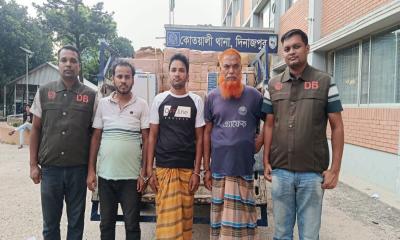 ডিবির অভিযানে ১৫ হাজার বোতল অবৈধ সিরাপ জব্দ, গ্রেপ্তার ৩