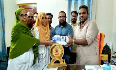 দিনাজপুর বোর্ডে যৌথভাবে প্রথম তাসফিয়াকে সংবর্ধনা
