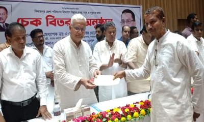 দিনাজপুরে উন্নয়ন প্রকল্প ও দুঃস্থদের মাঝে চেক বিতরণ