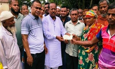 দিনাজপুরে অগ্নিকাণ্ডে ক্ষতিগ্রস্ত পরিবারকে আর্থিক সহায়তা